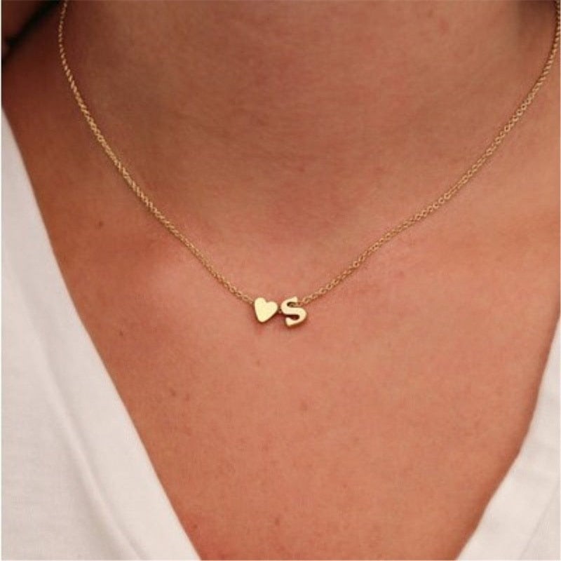 2023 Fashion Tiny Heart Dainty Initial Necklace With Letter Name